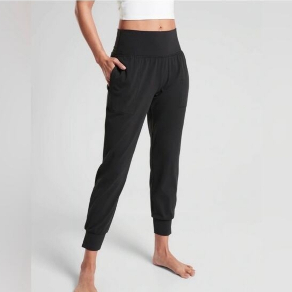 ATHLETA Salutation Jogger In Powervita High Rise Pants Womens S